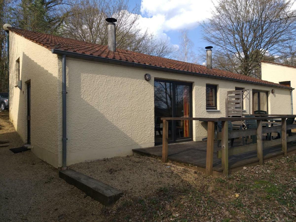 Bungalows Du Lac De Rabais Virton Esterno foto