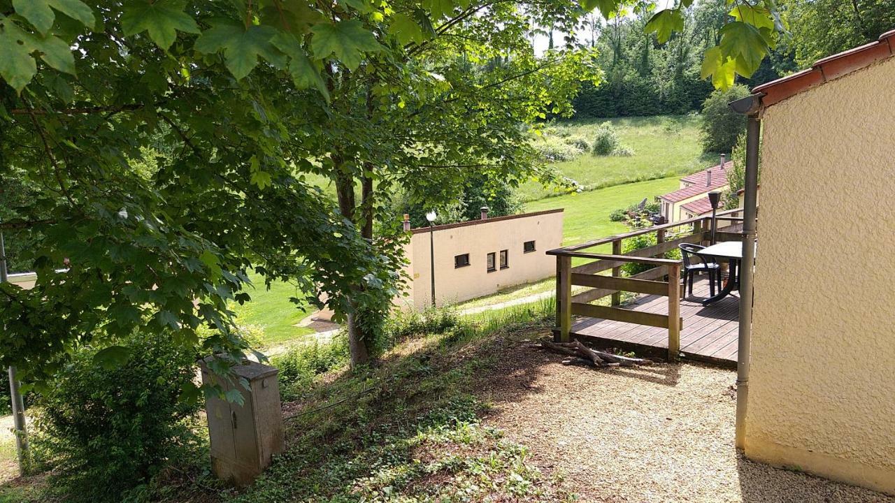 Bungalows Du Lac De Rabais Virton Esterno foto